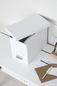 Bigso Box of Sweden Johan kutija za viseće mape s poklopcem i ručkom – A4 spremnik za dokumente s 8 visećih mapa – bijela, reciklirana vlaknatica 7