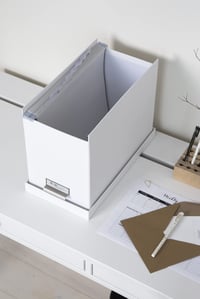 Bigso Box of Sweden Johan kutija za viseće mape s poklopcem i ručkom – A4 spremnik za dokumente s 8 visećih mapa – bijela, reciklirana vlaknatica 6