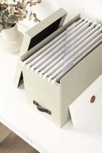 Set de dosare suspendabile BIGSO Johan 9441 – 8 dosare suspendabile din carton format A4, culoare albă, pentru diplome și documente 6