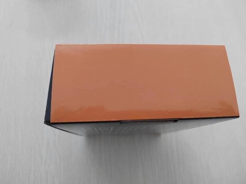 BIKIL USB-C Kerékpárlámpa Szett 2400 Lumen - Első és Hátsó Lámpa 6400 mAh Akkumulátorral, Alumínium Ház, Egyszerű Felszerelés, Országúti és 