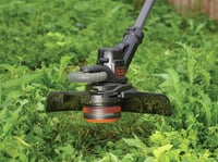 Akumulátorová strunová kosačka BLACK+DECKER STC1820EPC 18V 2,0Ah, záber 28 cm, Powercommand Easy Feed, s batériou a nabíjačkou 4