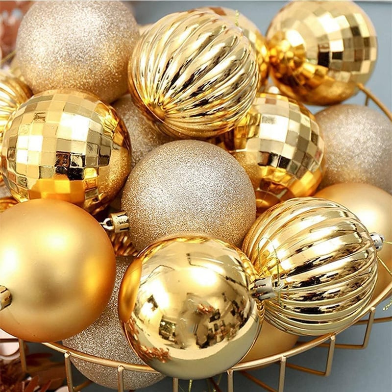 BLAZOR Karácsonyi Gömbdísz Szett 34 db - Törhetetlen Műanyag Karácsonyfadíszek Arany Színben, Matt, Csillámló, Mintás Gömbök 6 cm Átmérővel