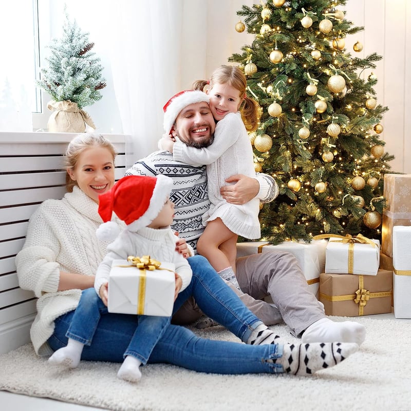 BLAZOR Karácsonyi Gömbdísz Szett 34 db - Törhetetlen Műanyag Karácsonyfadíszek Arany Színben, Matt, Csillámló, Mintás Gömbök 6 cm Átmérővel