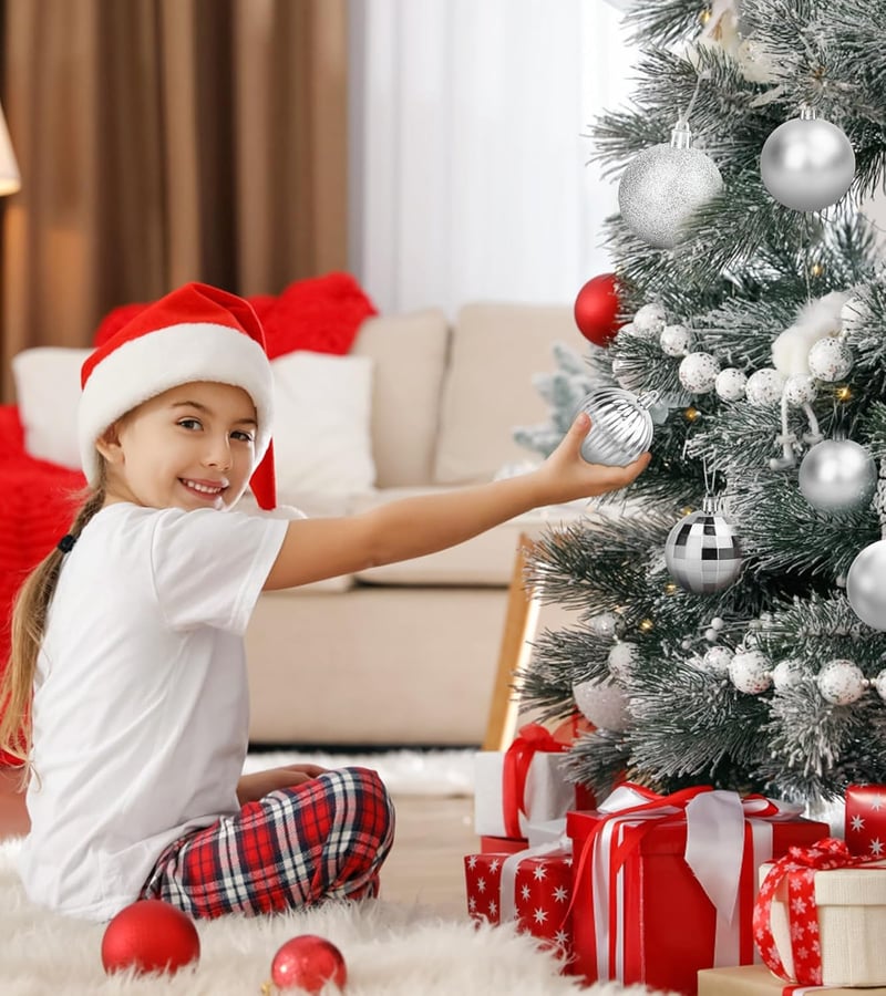 BLAZOR Karácsonyi Gömbdísz Szett 34 db - Törhetetlen Műanyag Karácsonyfadíszek Matt, Csillámló Kivitelben - Ezüst Színű Karácsonyfa Dekoráci