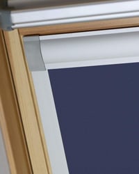 Zatemňovacia roleta na strešné okno Bloc Blinds M04 pre okná Velux – Námornícka modrá, 603 mm x 730 mm 5