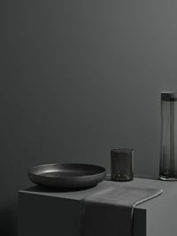 Carafă pentru apă din sticlă blomus SPLASH, Sharkskin, 1 litru, cu capac din silicon și oțel inoxidabil, 29,5 x 9 x 9 cm 3