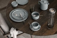 Carafă pentru apă din sticlă blomus SPLASH, Sharkskin, 1 litru, cu capac din silicon și oțel inoxidabil, 29,5 x 9 x 9 cm 2