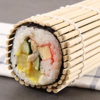 BNOYONERAS Bamboo Sushi Mat 3 db Sushi Tekerő Szőnyeg Rizslabdázó és Pálcikák Készlettel 6