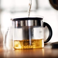 Bodum Bistro Nouveau čajník 1,5 l, čierny, sklenená kanvica na čaj s objemom 12 šálok 6