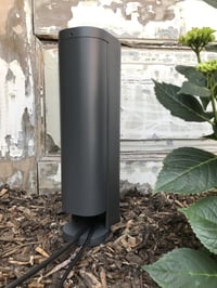 BOLD Volo vonkajší záhradný stĺpik so zásuvkami 2x Schuko, antracit, IP44 – 3680 W, 38,5 cm, detská poistka, hliník odolný voči poveternostným vplyvom 7
