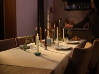 Lumânare conică netedă Bolsius - Roșu bordeaux - 50 bucăți - 24,5 cm - Lumânare decorativă de uz casnic - 7 ore timp de ardere - Fără parfum - Ceară vegetală naturală - Fără ulei de palmier 2