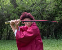 BootyBay Demon Slayer Yoriichi Tsugikuni Katana Kard 105 cm - Anime Cosplay Bambusz Fakard Övvel és Állvánnyal - Dekoratív Szamuráj Kard Rep 7