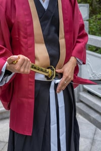 BootyBay Demon Slayer Yoriichi Tsugikuni Katana Kard 105 cm - Anime Cosplay Bambusz Fakard Övvel és Állvánnyal - Dekoratív Szamuráj Kard Rep 9