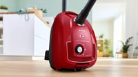 Vreckový vysávač Bosch BGB38RD2 Serie 4 s hygienickým filtrom PureAir, 600 W, 4 l, červený 2