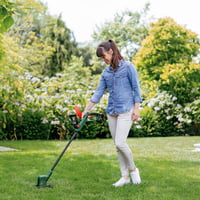 Akumulátorová strunová kosačka Bosch EasyGrassCut 18V-230 – 1x 2,0 Ah akumulátor, 18V, záber kosenia 23 cm, v kartóne 3