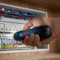 Șurubelniță cu acumulator Bosch GO 3 cu set de 8 biți, suport pentru biți, cablu USB-C și mini-valiză 6