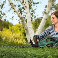 Foarfecă de grădină cu acumulator Bosch UniversalHedgeCut 18V-50 – Motor fără perii, lungime lamă 50 cm, acumulator 2,5 Ah, sistem 18V 7
