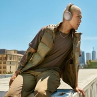 Bezdrôtové slúchadlá Bose QuietComfort s potlačením hluku, Bluetooth, mikrofón, cez uši (Over-Ear), 24-hodinová výdrž batérie, piesková farba (Sandstone) – limitovaná edícia 3