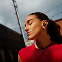 Bluetooth slúchadlá Bose QuietComfort Ultra (2. gen.) – S potlačením hluku, bezdrôtové, 6-hodinová výdrž batérie, IPX4, 360-stupňový zvuk, hlboké basy, čierne 3