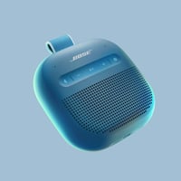 Prenosný Bluetooth reproduktor Bose SoundLink Micro 2. generácie, vodotesný a prachotesný, 12-hodinová výdrž batérie, modrý (Blue Dusk) 2