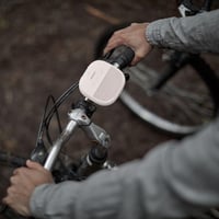 Boxă Bluetooth Bose SoundLink Micro – Portabilă, Rezistentă la apă, cu Microfon integrat, Albă 4