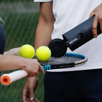 Tlakový regulátor na tenisové loptičky Bounce Tube so vstavanou pumpou 7