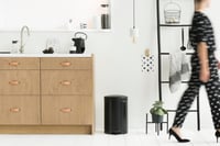 Brabantia 114106 Kanta za smeće na pedalu s plastičnom unutarnjom kantom, mat crna, 20 litara, čelik 5