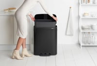 Pedálový odpadkový kôš Brabantia Bo, 60 l, matná čierna, s plastovou vnútornou nádobou 6