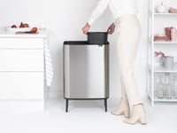 Odpadkový kôš na triedený odpad Brabantia Bo Touch Bin, 2 x 30 l, matná oceľ s úpravou proti odtlačkom prstov, s 2 vnútornými nádobami, 54,5 x 31,2 x 81,5 cm 6