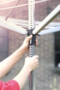 Brabantia Lift-O-Matic kültéri ruhaszárító állvány, 60 m, szürke, magasságállítható 129-187 cm, UV-álló, forgó karok, 45 mm talajhorgony 2