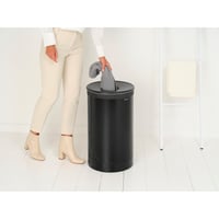 Coș de rufe Brabantia Matt Black cu capac, 60 L, sac de bumbac detașabil și orificiu Quick-Drop, cu economie de spațiu 5