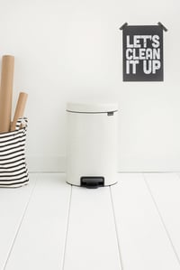 Pedálový odpadkový kôš Brabantia NewIcon s kovovým vnútorným vedrom, 12 litrov - Biely 4