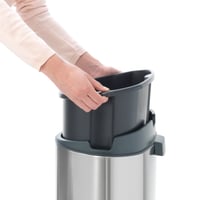 Odpadkový kôš Brabantia Touch Bin s dotykovým otváraním 40 l, matná čierna nehrdzavejúca oceľ, 30,2 x 43,5 x 76,5 cm 6