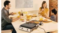 Grătar electric Braun MultiGrill 7 CG7020 3 în 1, Contact Grill, BBQ și Cuptor, suprafață mare de gătire (12 burgeri), 2000 W, 230°, compatibil cu mașina de spălat vase, tavă de scurgere pentru grăsimi 7
