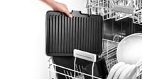 Grătar electric Braun MultiGrill 7 CG7020 3 în 1, Contact Grill, BBQ și Cuptor, suprafață mare de gătire (12 burgeri), 2000 W, 230°, compatibil cu mașina de spălat vase, tavă de scurgere pentru grăsimi 5