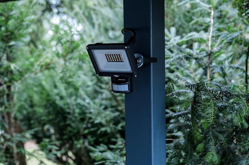 Brennenstuhl JARO 3060 P LED reflektor mozgásérzékelővel 20W IP65 - 2300lm (20W)