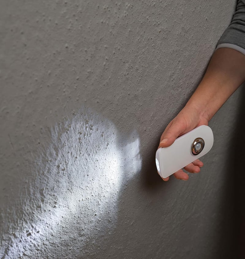 Lampă de siguranță cu LED Brennenstuhl cu senzor de mișcare și funcție de lanternă - Design nou de lumină de orientare