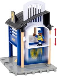 BRIO World Deluxe Rendőrségi és Tűzoltósági Készlet - Fa Mentőállomás Szett Rendőrséggel, Tűzoltóvonattal és Helikopterrel - 3 Éves Kortól 7
