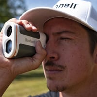 Laserový diaľkomer na discgolf Bushnell Edge DG850SBL 6x24, biely, s funkciou odčítania vzdialenosti k základni koša 2