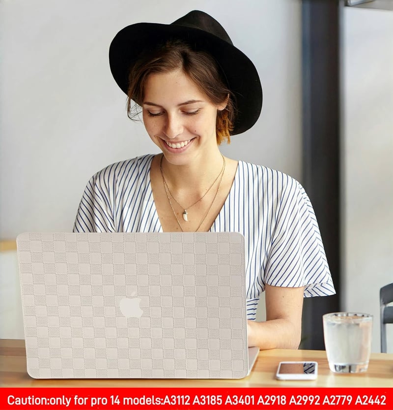 BYCeKe MacBook Pro 14" Tok 2021-2024 M4-M1 Modellekhez A3112 A3185 A3401 A2918 A2992 A2779 A2442 - Kockás Mintás Műbőr Védőtok Billentyűzet 
