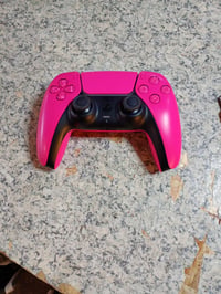 Sony PlayStation DualSense V3 Nova Pink vezeték nélküli — hibás, részben működik: bal analóg kar beragadt balra (állapot: lásd a 2. képet) 2
