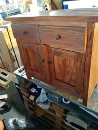 vidaXL tömör mahagóni komód 75x30x65 cm, 2 ajtóval és 2 fiókkal, rusztikus fa tárolószekrény — tetején karc (állapot: lásd a 2. képet) 4