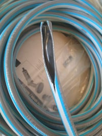 Gardena Classic kerti tömlő 18 m, 13 mm (1/2 col), szürke, UV-álló, 22 bar, keresztszövésű — szakadt csőoldal (állapot: lásd a 2. képet) 3