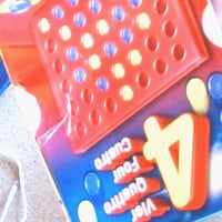 Schmidt Spiele Četiri u nizu putna društvena igra u metalnoj kutiji - Prijenosna mini strateška igra za djecu i odrasle - Outlet stanje 2