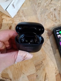 Căști Bluetooth Bose QuietComfort Ultra — defecte, funcționează parțial: casca stângă este deteriorată, nu se aude nimic (stare: vezi a 2-a fotografie) 2