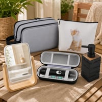 Putni kozmetički set: torbica + neseser s 3 pretinca + etui za četkice + dozator 500 ml + ogledalo 1