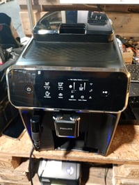 Plne automatický kávovar Philips EP2520/10 Series 2200, Wi-Fi, matný — chybný, čiastočne funkčný: prasknutá odkvapkávacia miska (stav: pozri 2. obrázok) 2