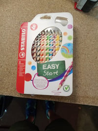 STABILO EASYcolors ergonomikus háromszögletű színes ceruza jobbkezes, vegyes színek, 11 db (hegyező nélkül) 4