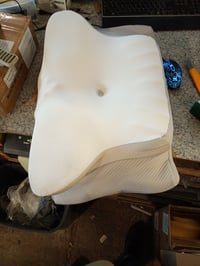 Pernă ergonomică cu spumă cu memorie Ylekto pentru calmarea durerii, pernă ortopedică conturată cu efect de răcire pentru cei care dorm pe o parte, alb, 63,5x39,9 cm 4