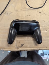 Bezdrôtový herný ovládač Nintendo Switch Pro Controller, čierny — — chybný, na náhradné diely: nezapne sa (stav: pozri 2. obrázok) 3